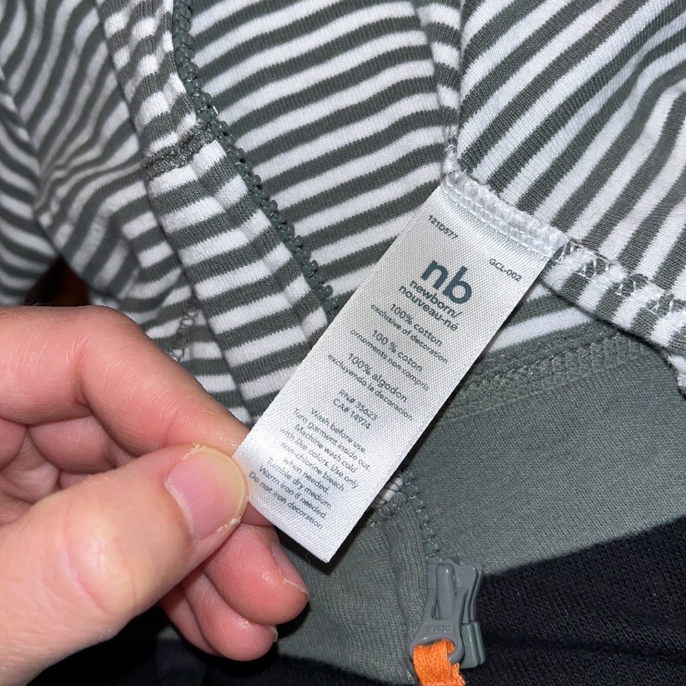 Carter’s newborn jacket - Picture 4 of 4